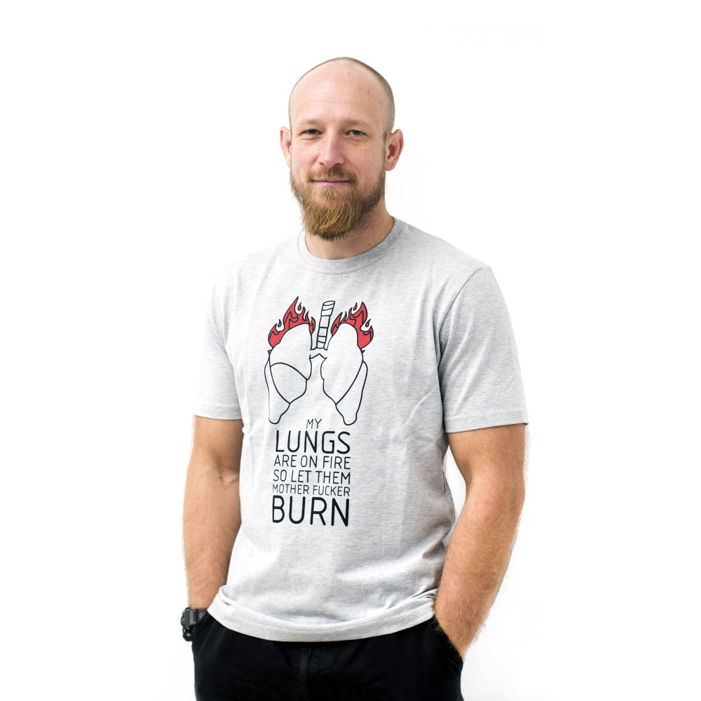 T-shirt z nadrukiem "My lungs are on fire..."